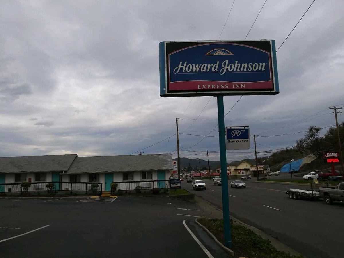 Howard Johnson By Wyndham Roseburg Hotel Exterior foto